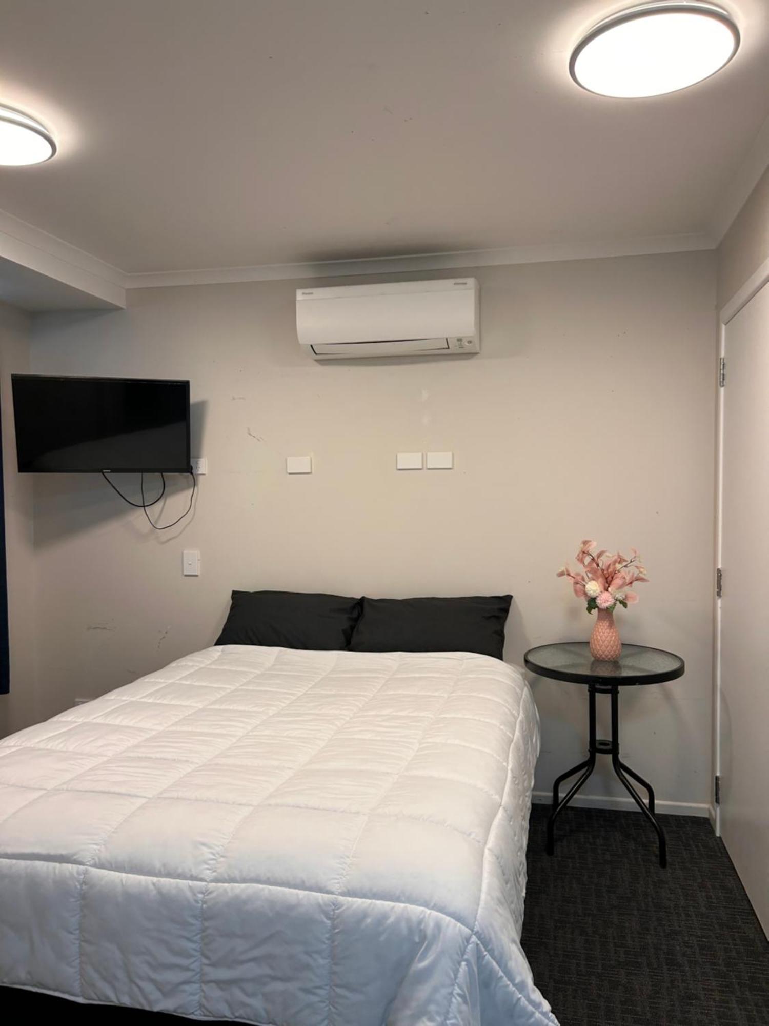 המילטון Terapa Motor Inn מראה חיצוני תמונה