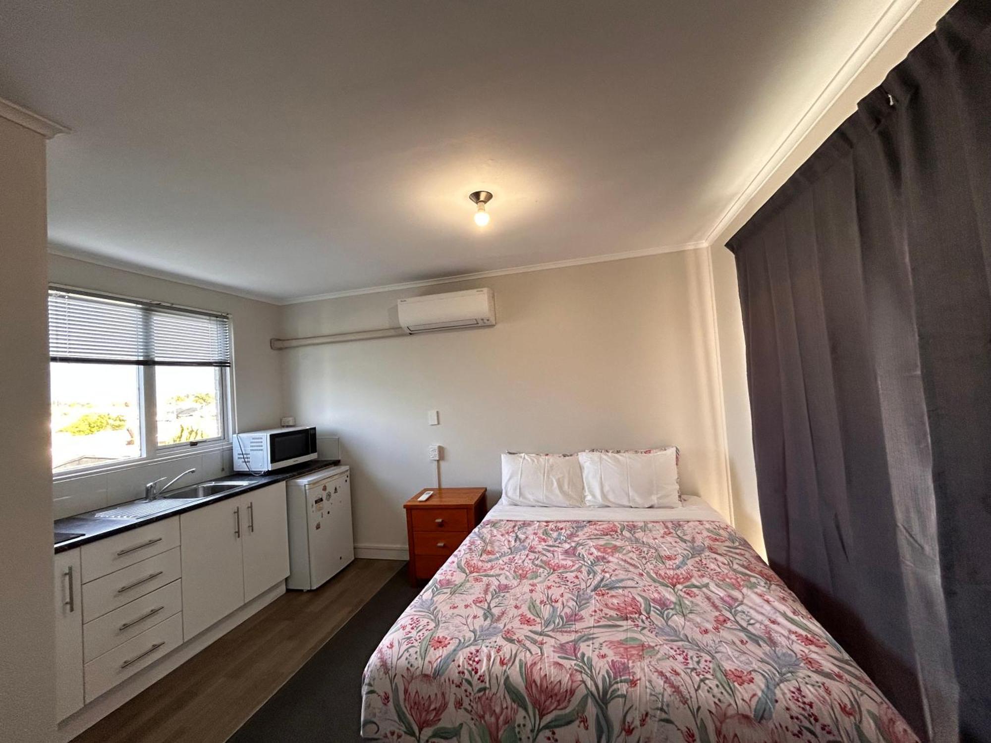 המילטון Terapa Motor Inn מראה חיצוני תמונה